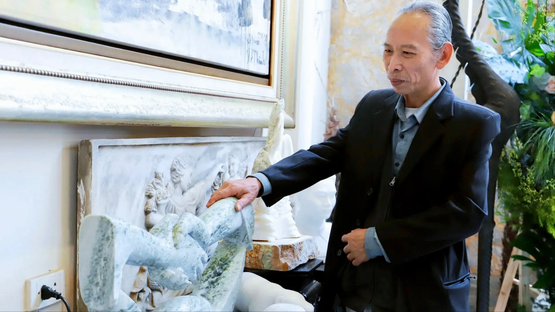 Nghệ nhân Hà Nội thổi hồn vào đá